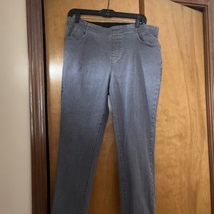 D&CO size 14 grey stretch jeans